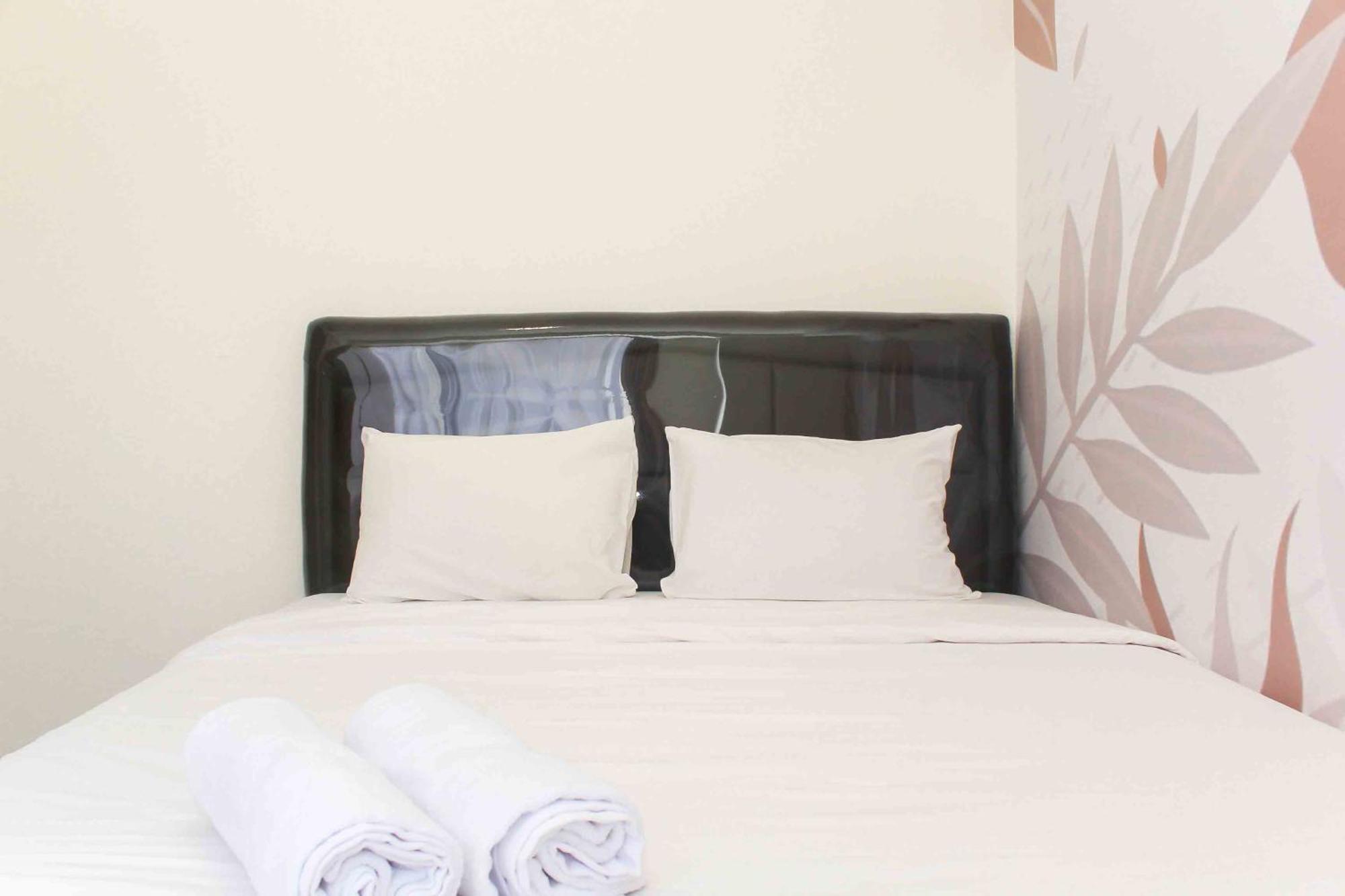 Good Place 2br Meikarta By Travelio Apartemen